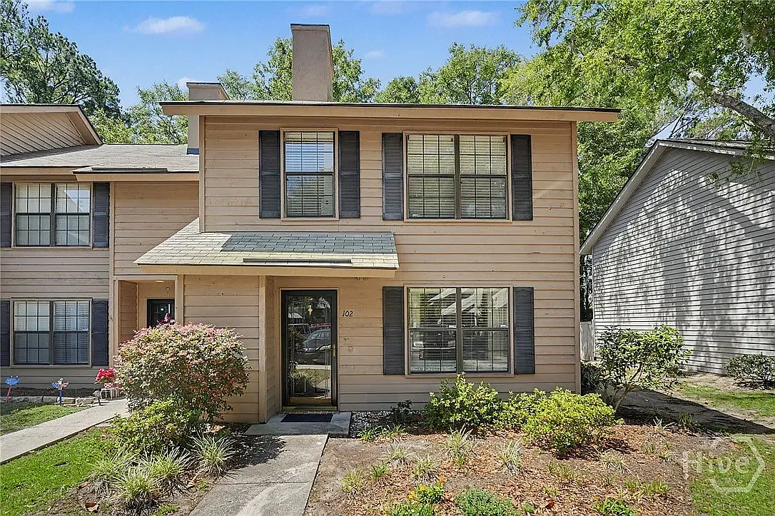 2 bed, 2.5 bath, 1371 sqft, $1,695 — Photo 1