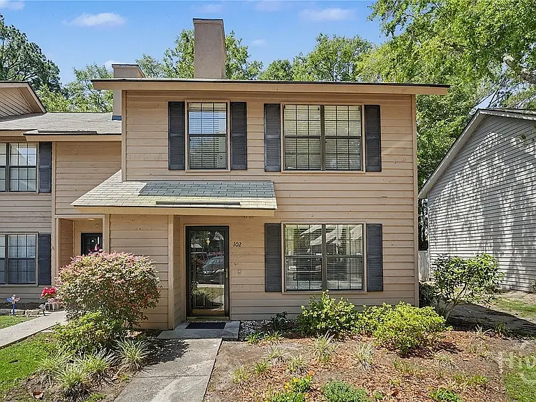 102 Hidden Lake Ct — Photo 1