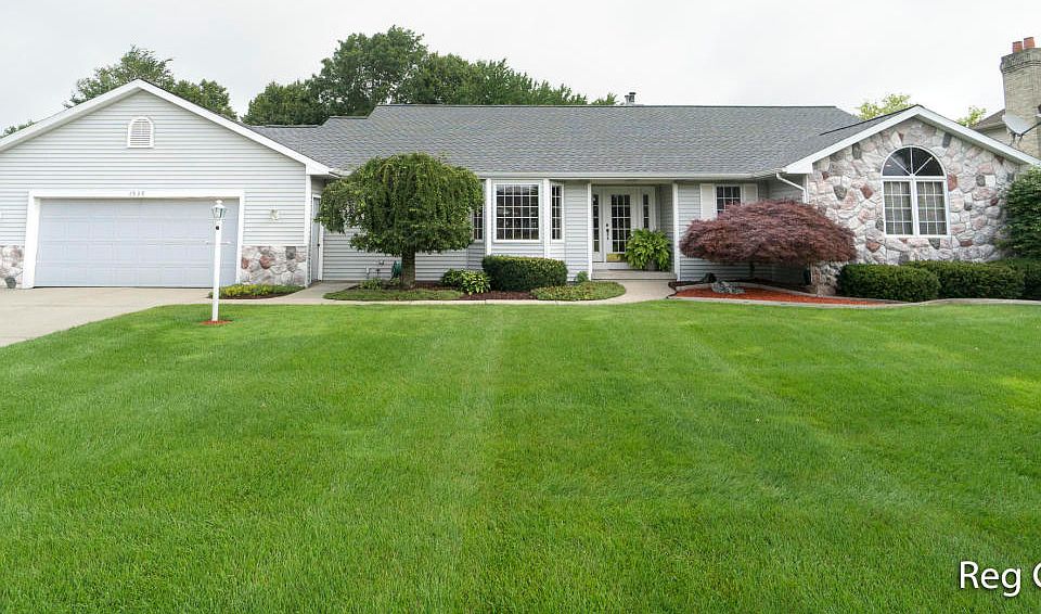 1st image of 1539 Penncross Dr SE