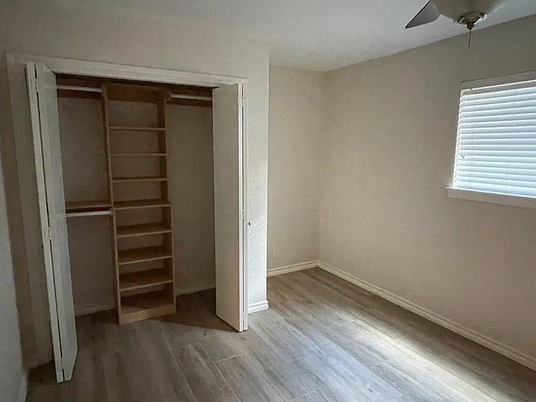 1017 Beecave Woods Dr — Photo 12