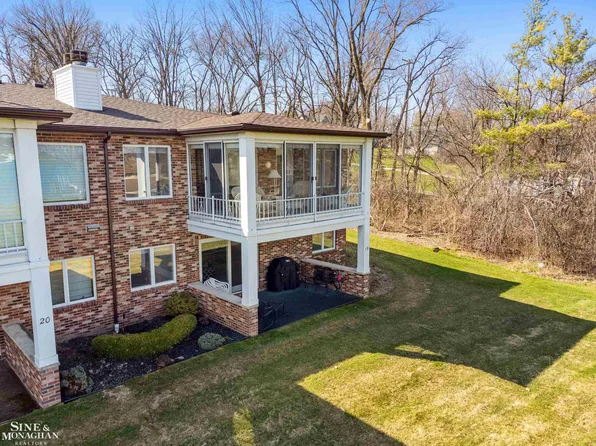1935 River Rd Unit 19, Saint Clair, MI 48079