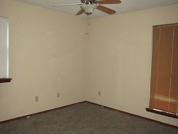 5th image of 1101 W E Ave