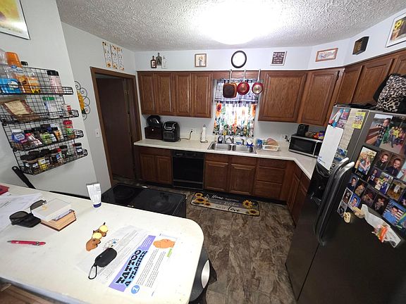 5th image of 183 Chicago Ave