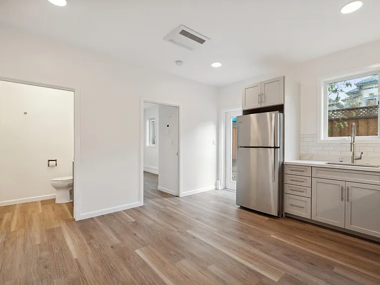 1012 Chester St #4 — Photo 2