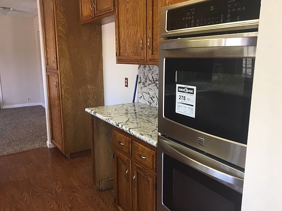 2nd image of 4417 Juniper Ln