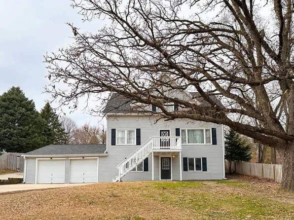 8412 S 38th St, Bellevue, NE 68147