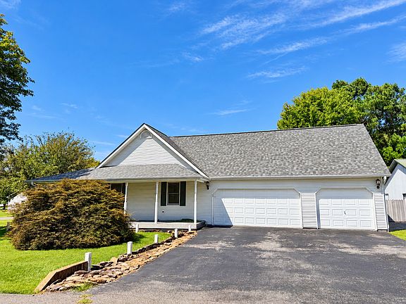 2nd image of 1203 White Pine Ln