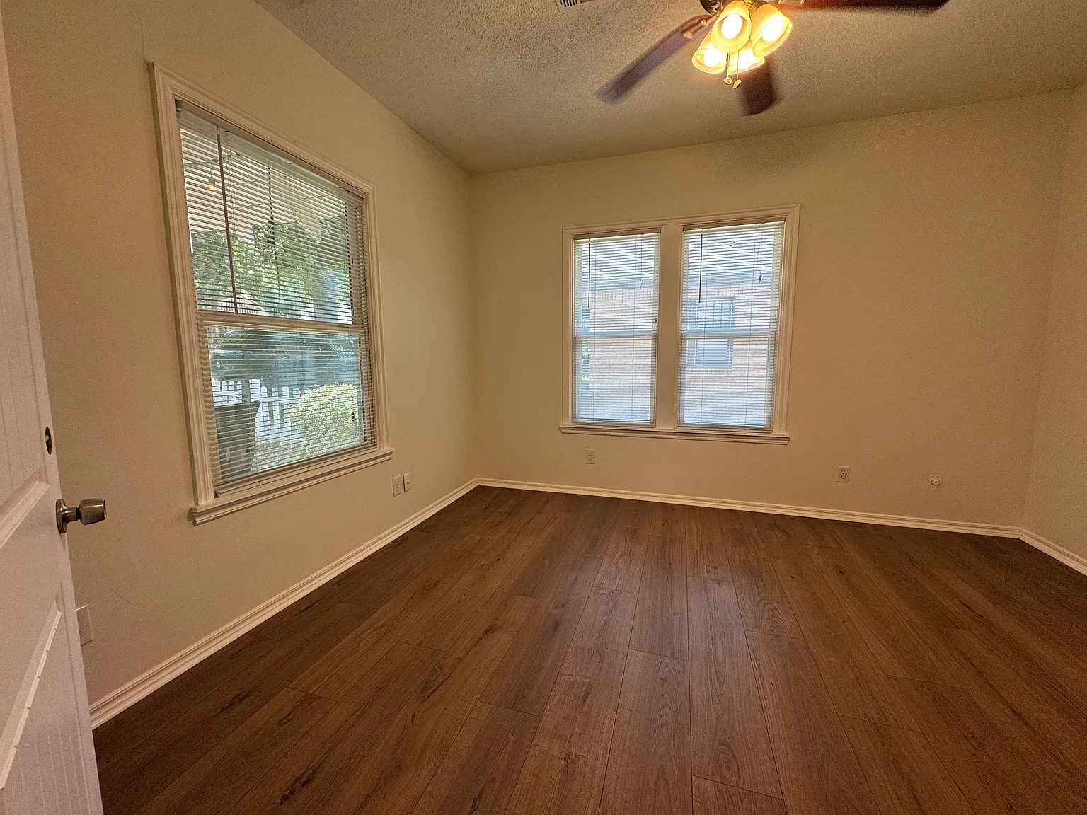4 bed, 2000 sqft, $2,500 — Photo 4