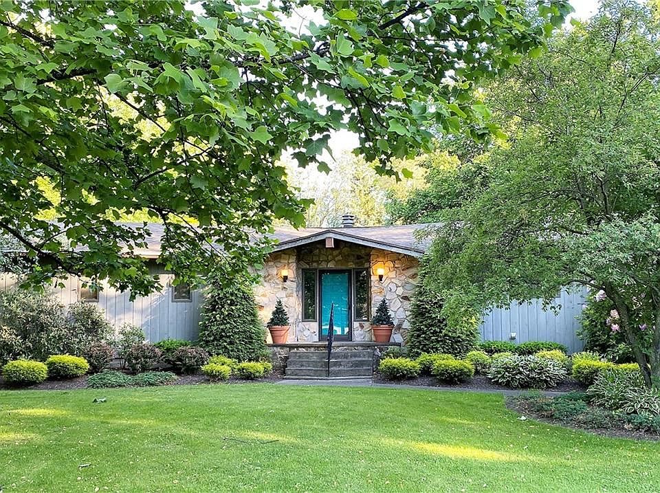 1st image of 86 Academy St