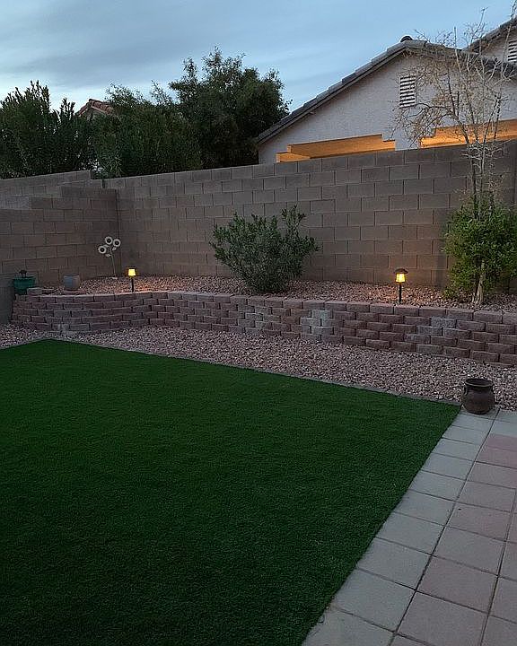 1st image of 402 Cactus Sands Ave