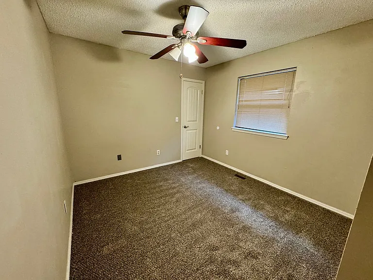 721 Willow Run — Photo 10