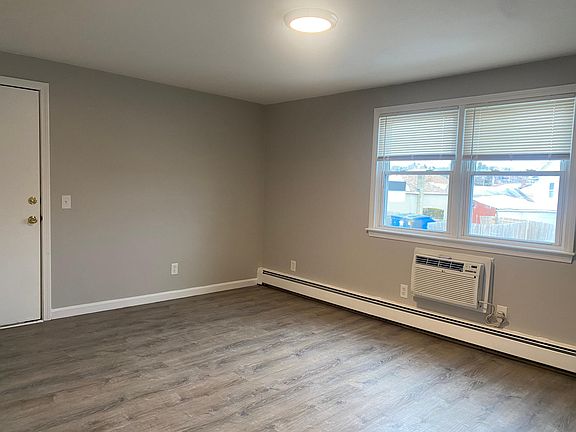 3rd image of 10 Fenway St Unit 10