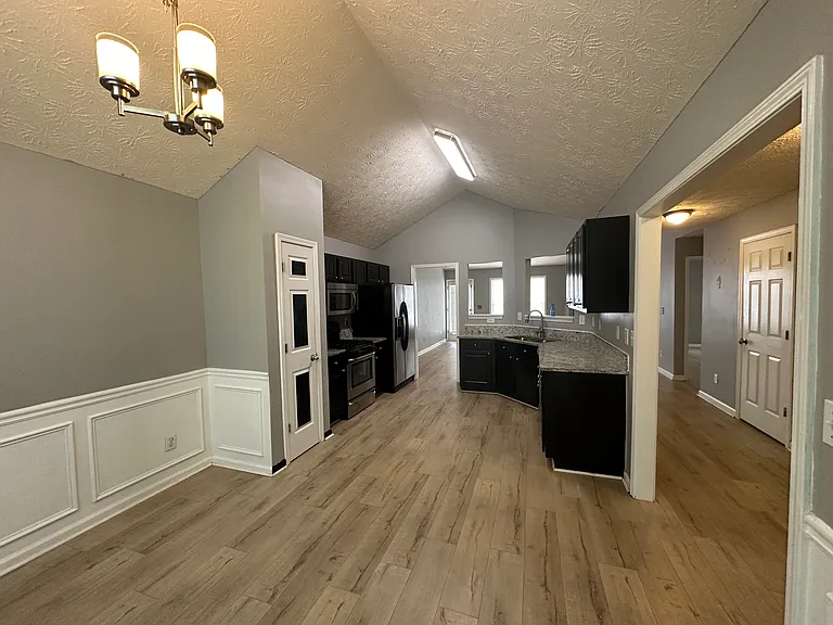976 Sham Pointe Dr — Photo 4