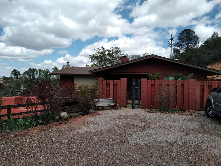 1000 W Gold Nugget Ln — Photo 1