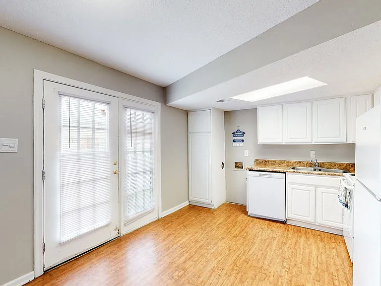 Mill Creek Apartments — Photo 7