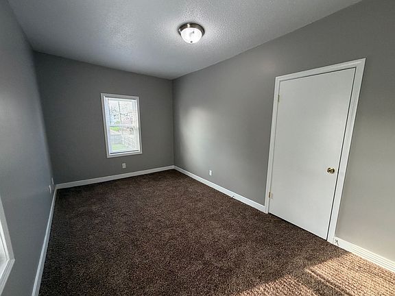 5th image of 420 E Dewald St