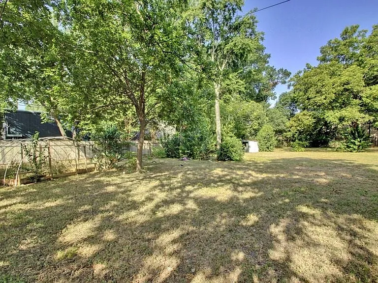611 Nelray Blvd #A — Photo 52