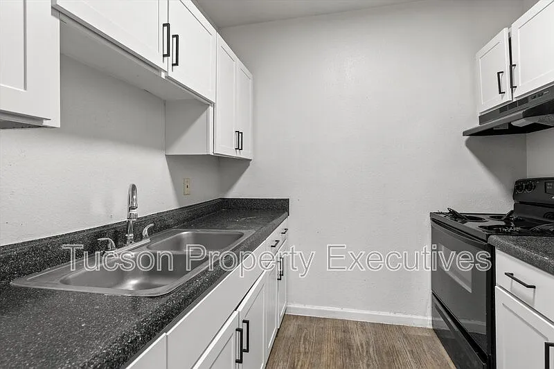 Building Photo - 319 E Mohave Rd #206