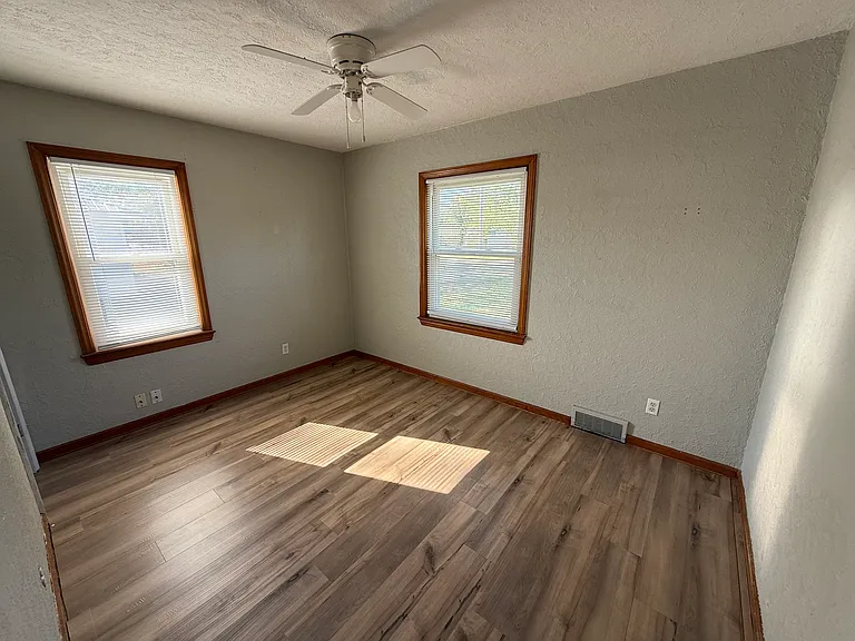 7154 Gomer Rd — Photo 10