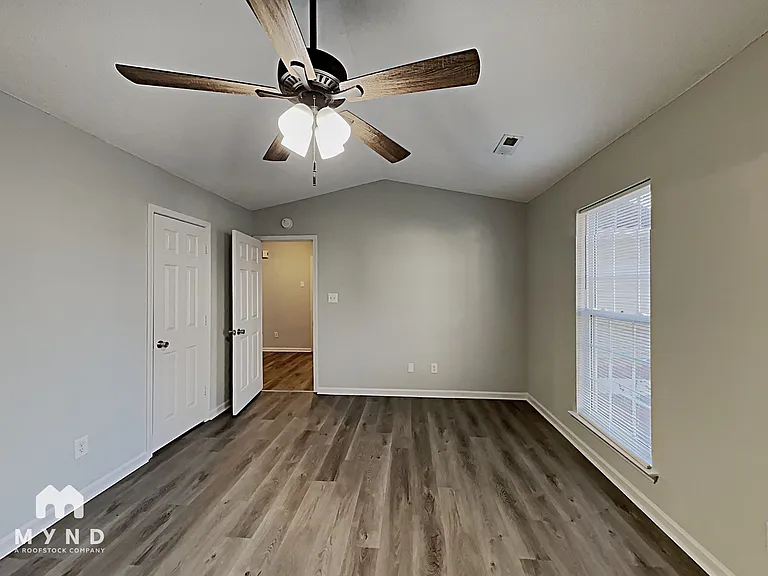 6902 Kentucky Derby Dr — Photo 9
