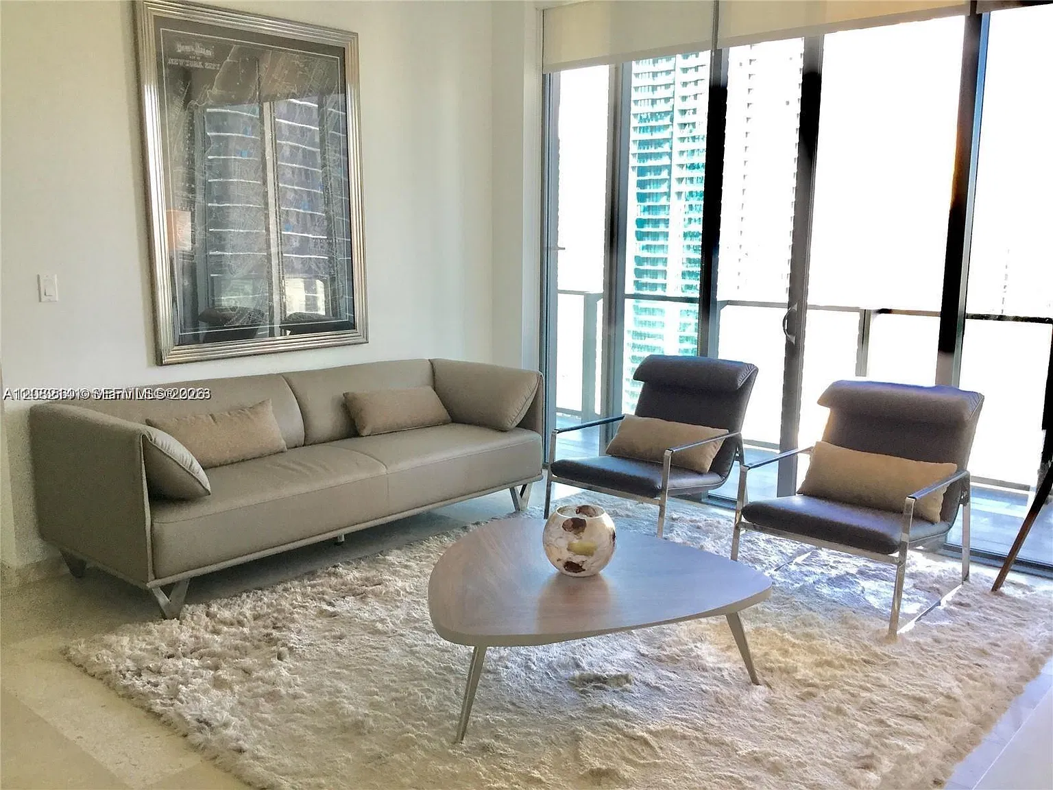 Rise Condo — Photo 2