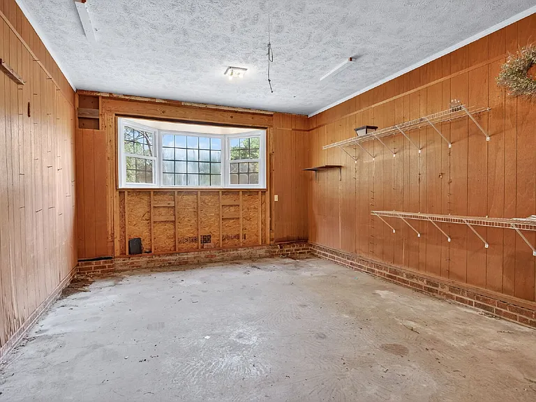 636 N Wilkinson Dr — Photo 32