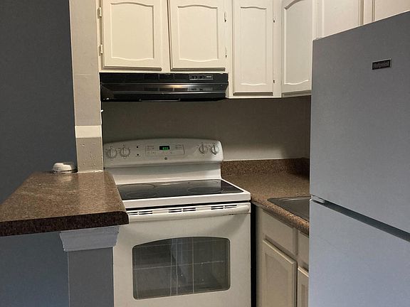 3rd image of 15910 Warwick Blvd