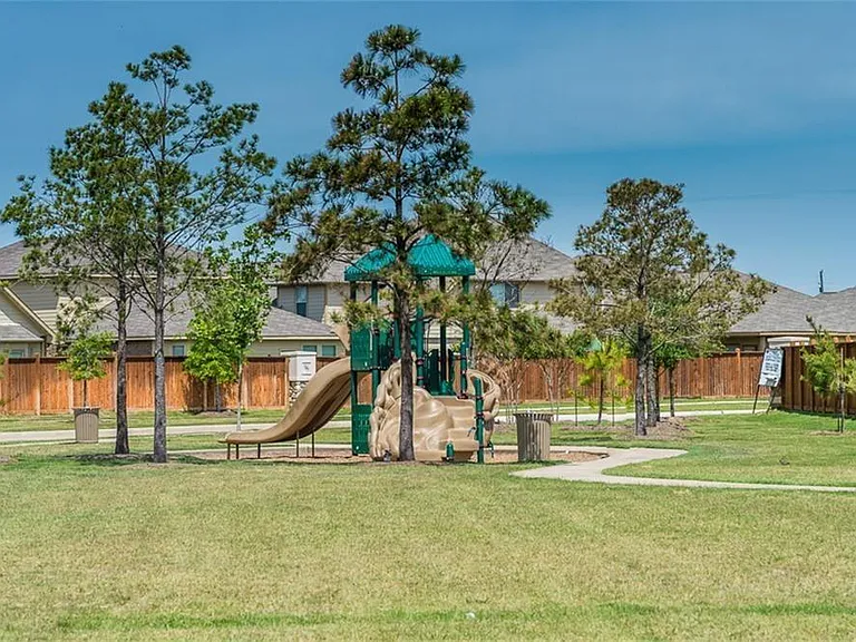 3115 Sachse Ct — Photo 45