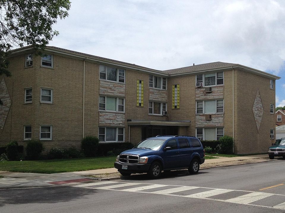 1st image of 3556 N Nagle Ave #2W