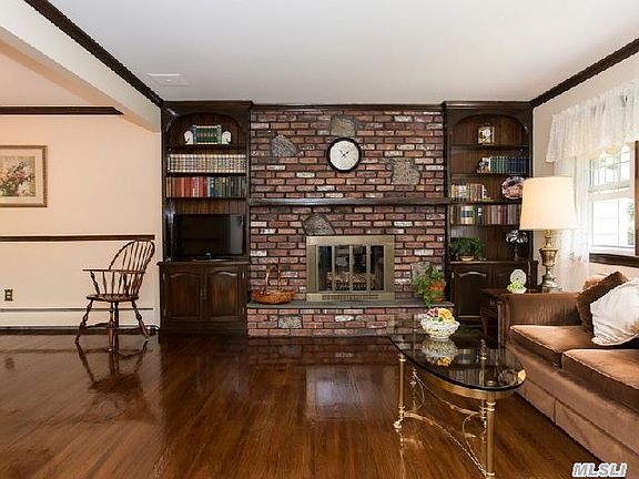 3rd image of 33 W Sanders St