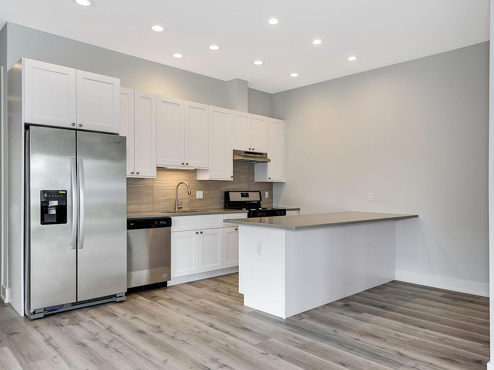 1st image of 3648 N Central Ave #202