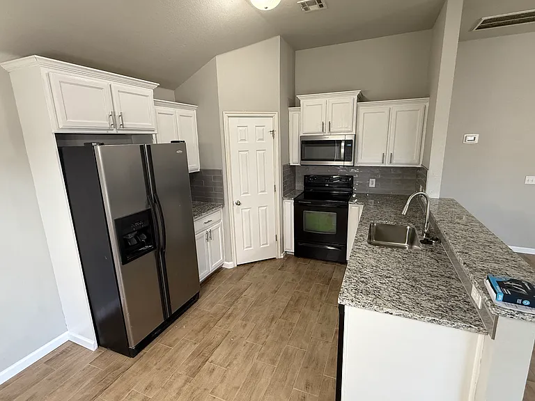 2508 Queenston Ave — Photo 3
