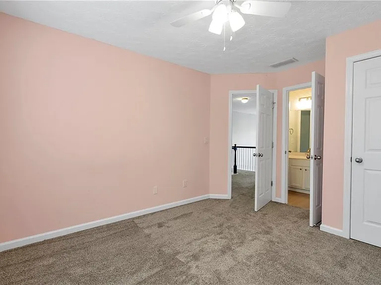 709 Roxholly Ln — Photo 25