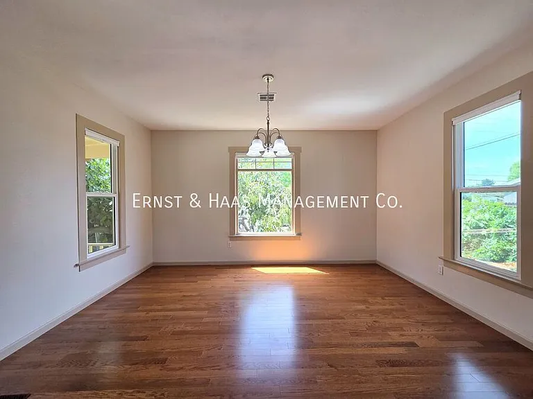 9497 Foster Rd — Photo 5
