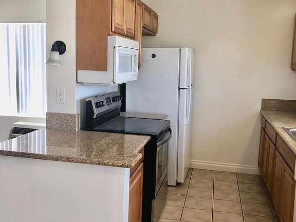 3rd image of 862 S Mollison Ave APT 19