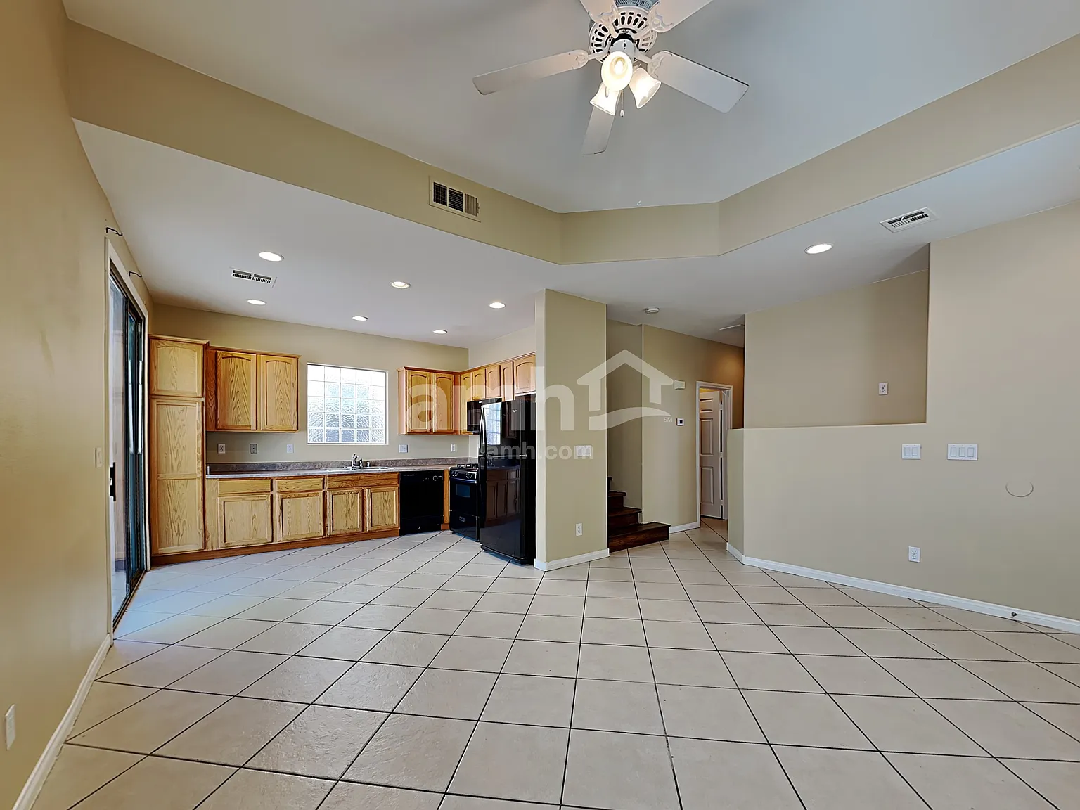 4 bed, 3.0 bath, 1575 sqft, $2,000 — Photo 4