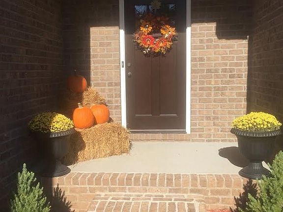 3rd image of 3811 Woodbridge Ct