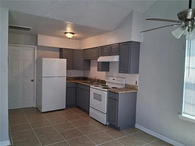 1 bed, 1.0 bath, 630 sqft, $1,000 — Photo 3
