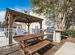 Vivo Living Apartments, Greenville, SC 29607