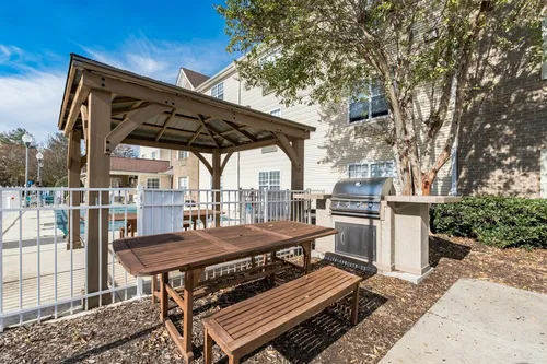 Vivo Apartments Greenville, LLC. Photo 1