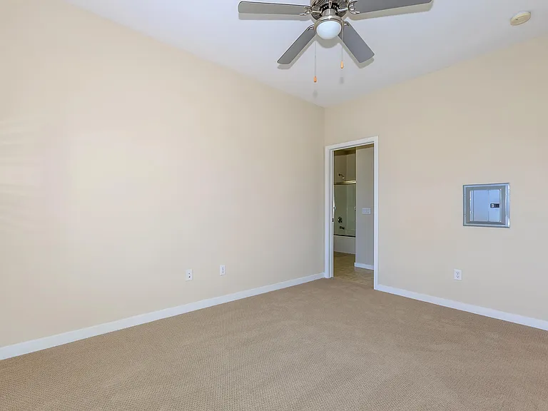 Vineyards at Palm Desert Apartment Homes — Photo 71