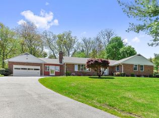 35 Sunset Dr, Bedford Hills, NY 10507