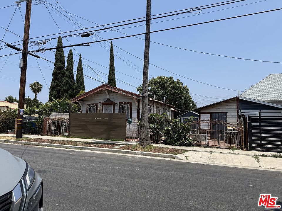 1st image of 1537 Blake Ave