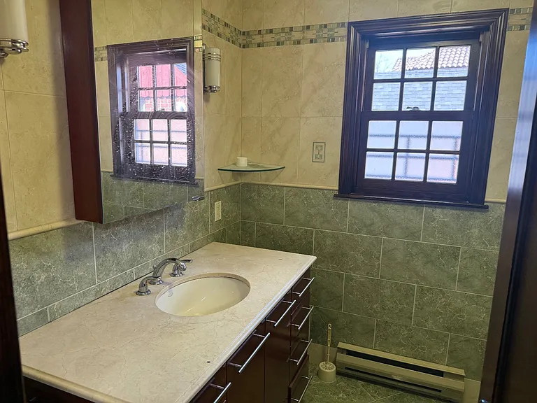 8337 Charlecote Rdg — Photo 27