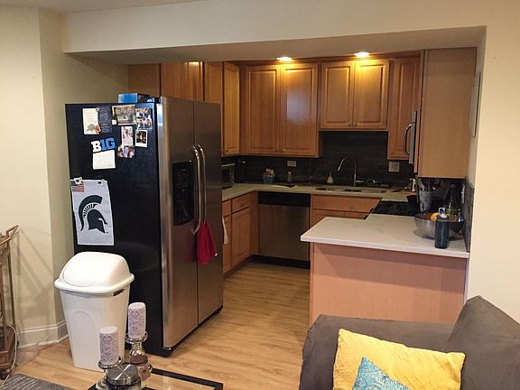 2nd image of 1222 W Newport Ave #1