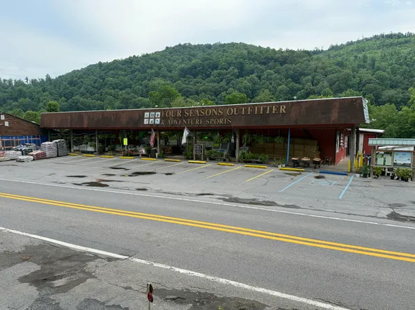 1669 Richwood Rd, Richwood, WV 26261