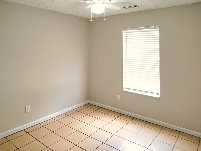 6112 Green Acres Dr SW — Photo 8