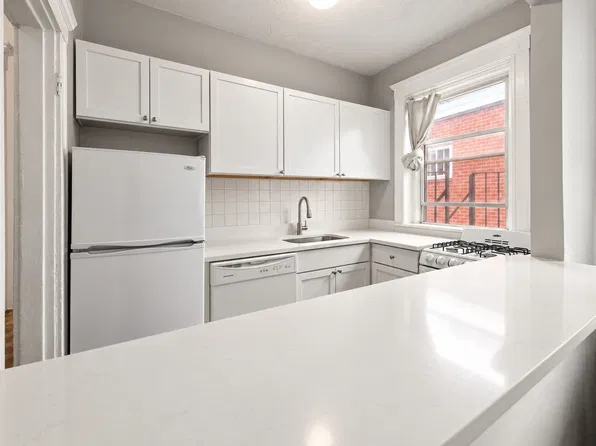 233 Kelton St APT 12, Allston, MA 02134