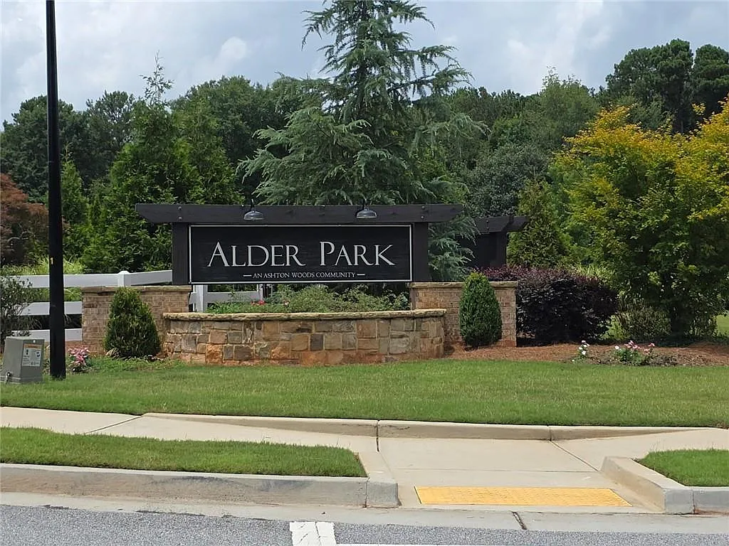 4 bed, 2.5 bath, 2192 sqft, $2,550 — Photo 4