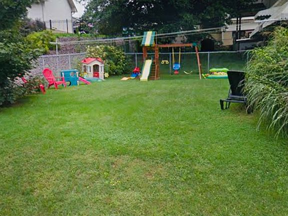5th image of 1219 Woodlawn St